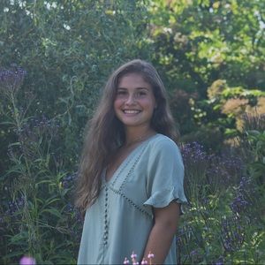 Meet your Posher, Olivia